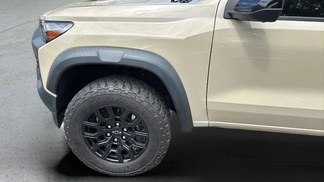 Used 2023 Sand Dune Metallic Chevrolet Trail Boss image 31