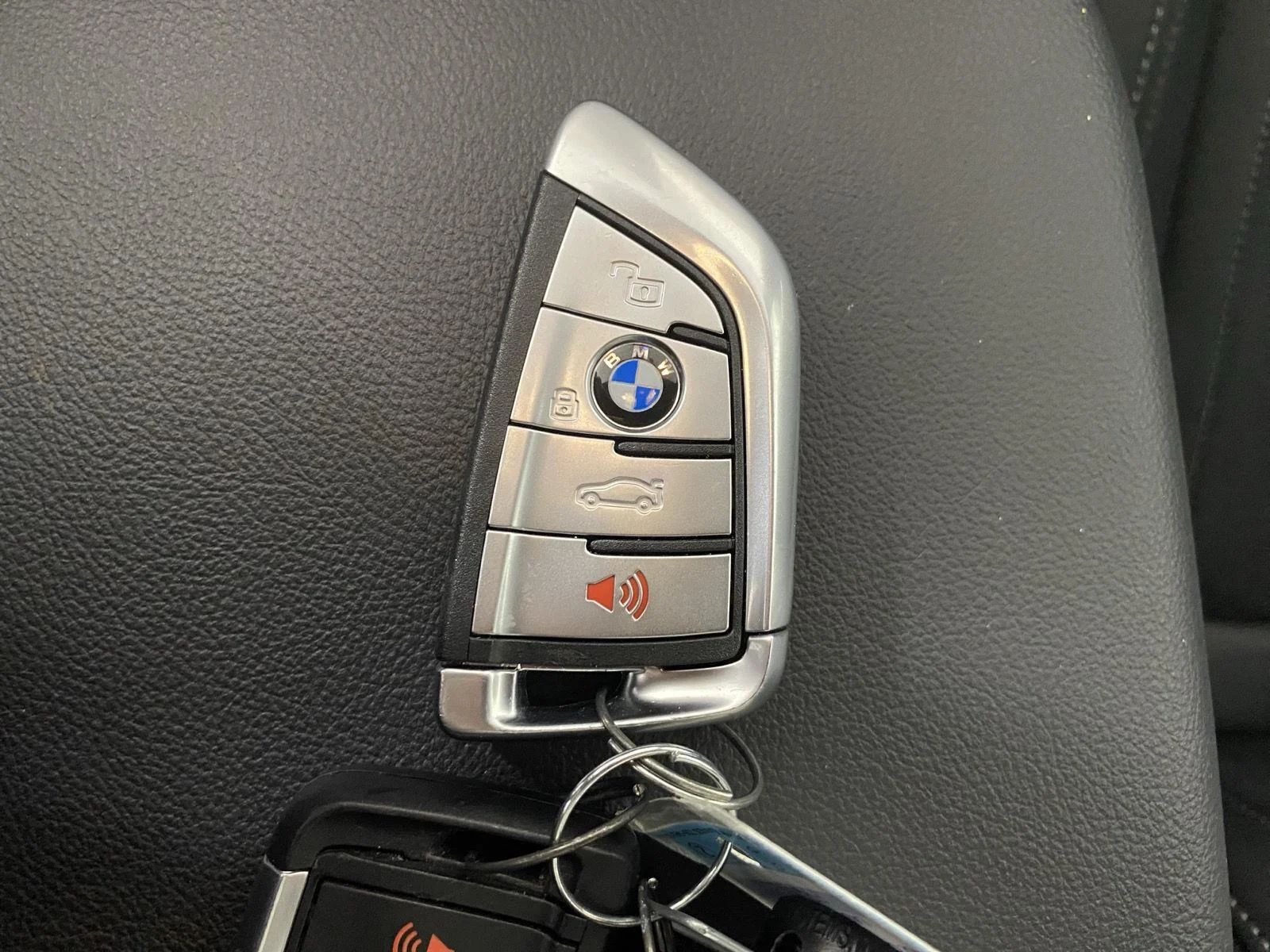 Used 2024 Black Sapphire Metallic BMW xDrive30i image 19