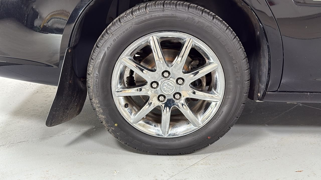 Used 2007 Black Buick CXL image 22