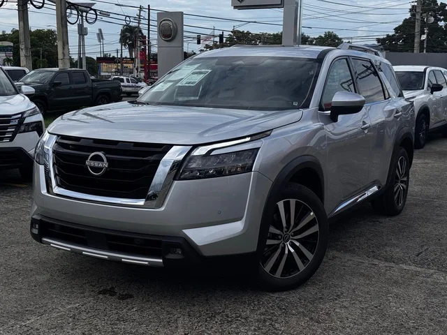 2025 Nissan Pathfinder Platinum 4WD