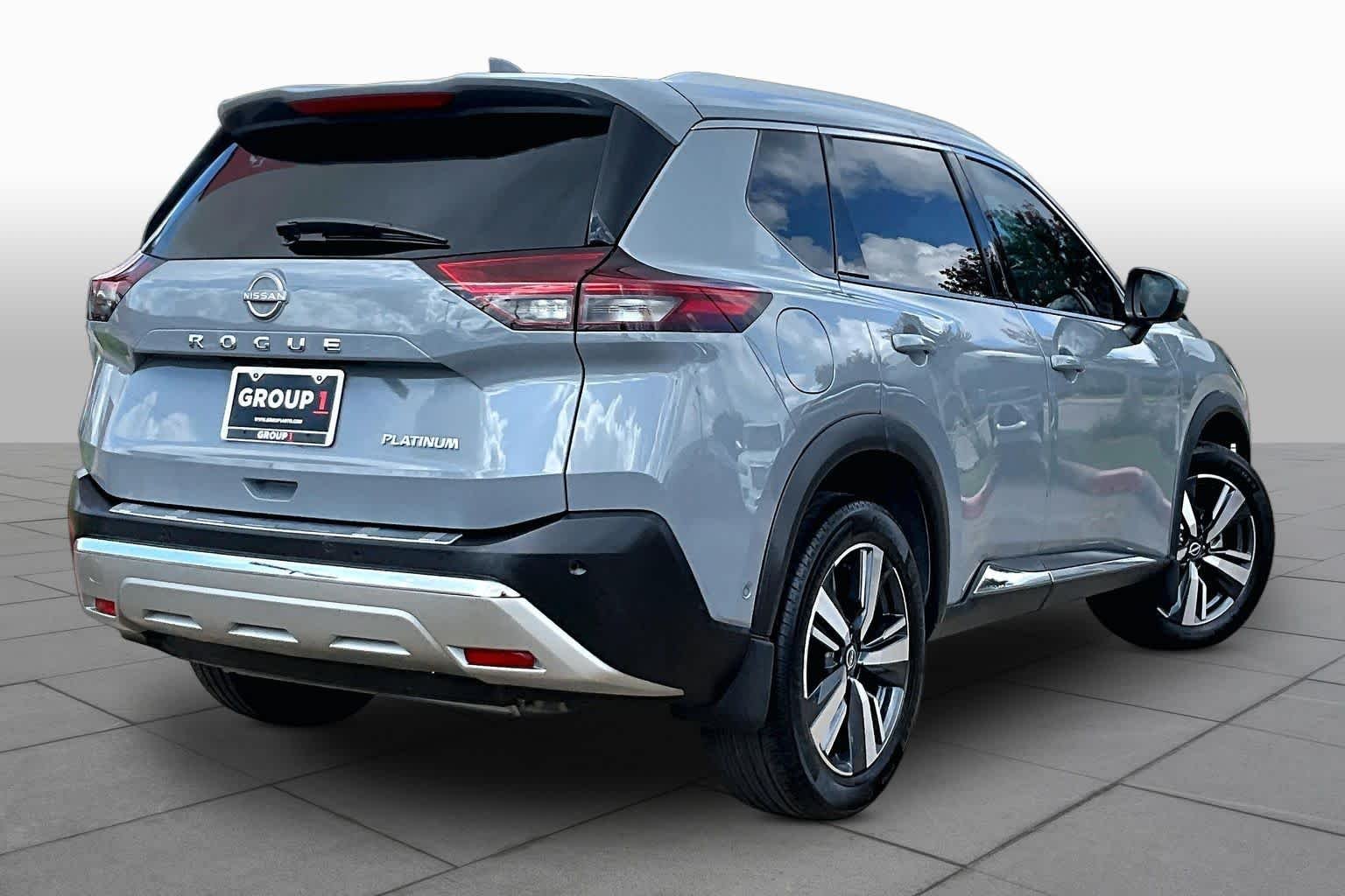 Used 2023 Boulder Gray Pearl Nissan Platinum image 12
