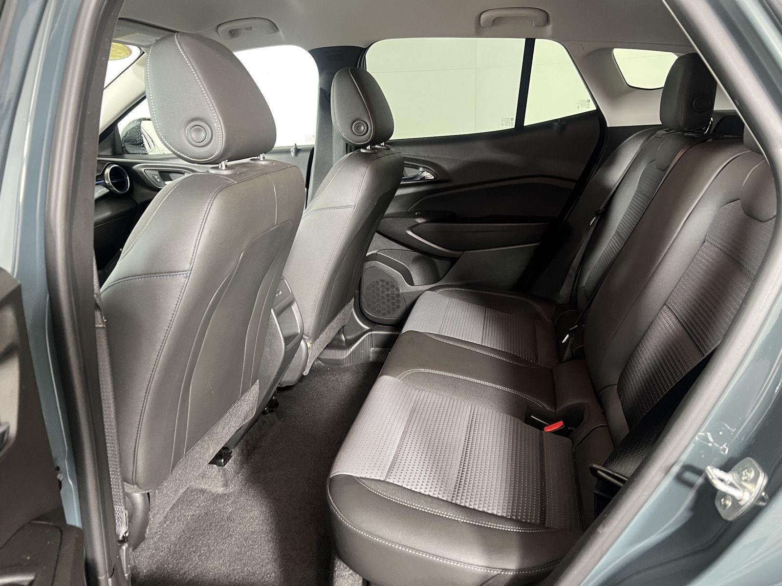 Used 2025 Cypress Gray Chevrolet LT image 19