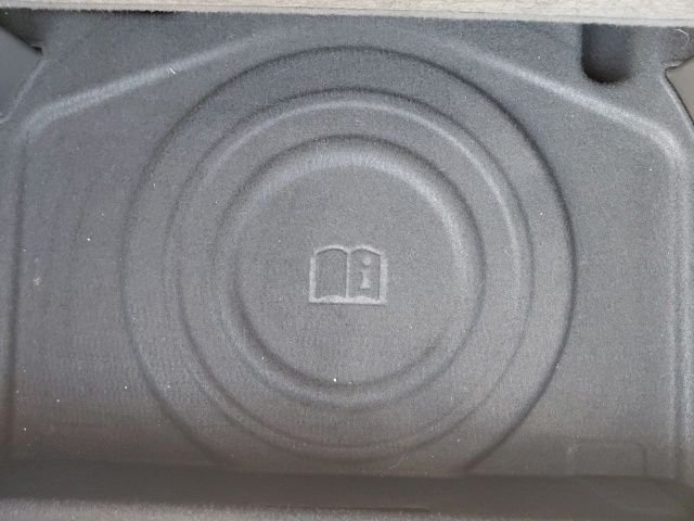 Used 2024 White GMC SLE image 35