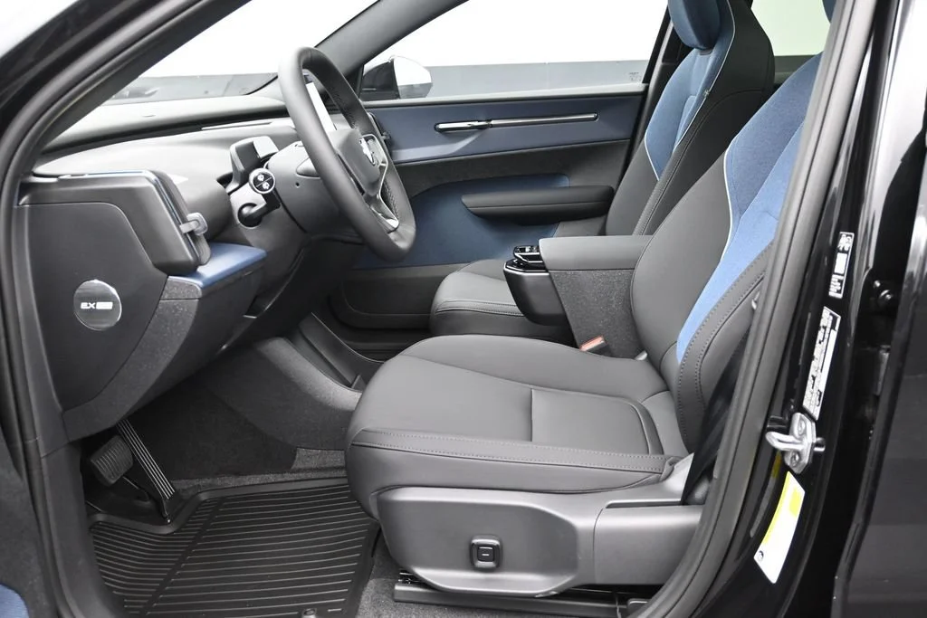 New 2026 Black Volvo Twin Motor Performance Ultra image 10