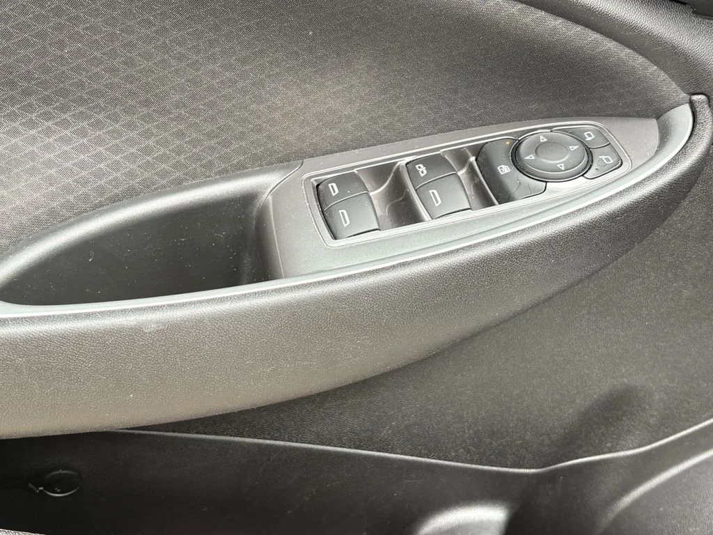 Used 2024 Summit White Chevrolet LT image 10