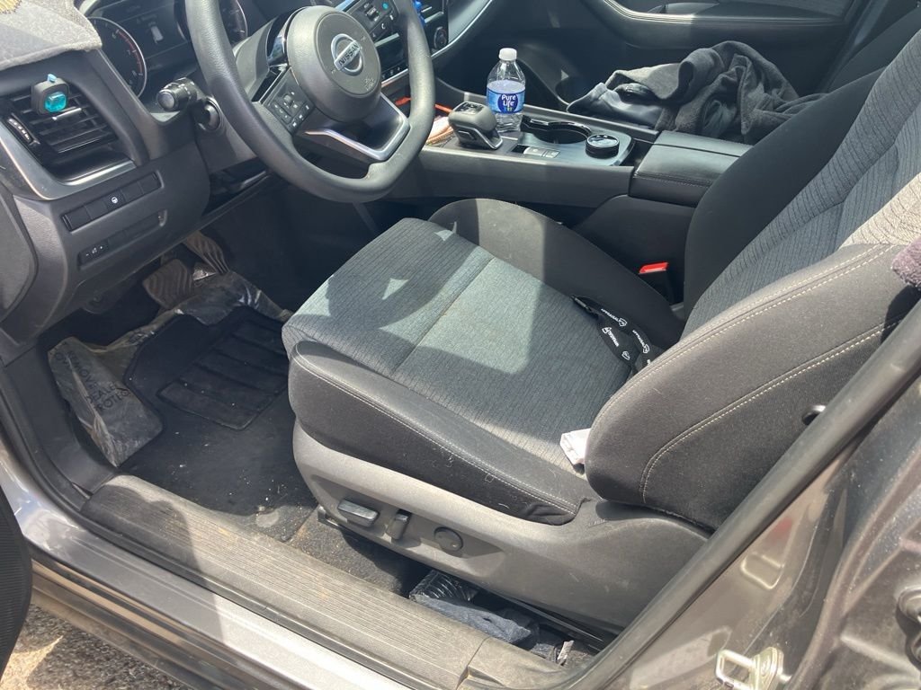 Used 2021 Gray Nissan SV image 7
