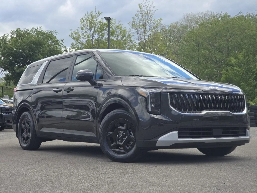 2026 Kia Sedona LX's photo