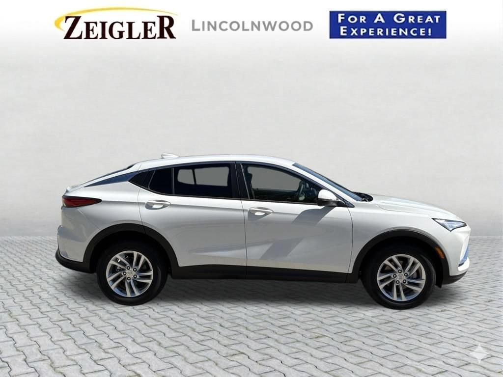 New 2026 Summit White Buick Preferred image 8