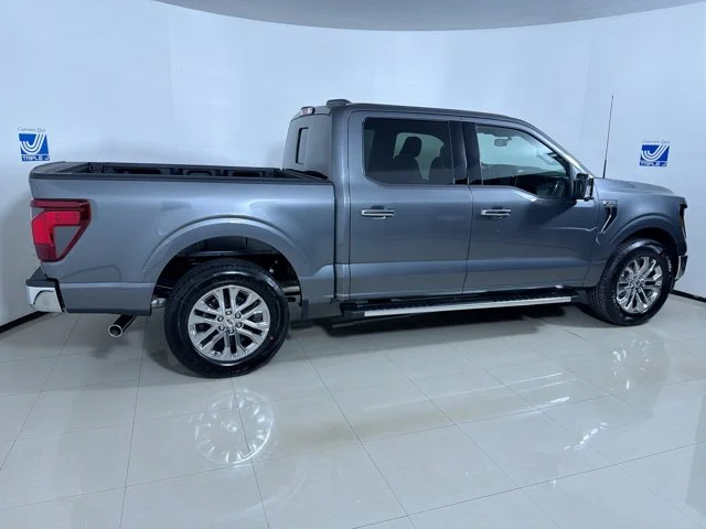 New 2026 CARBONIZED GRAY Ford XLT image 8