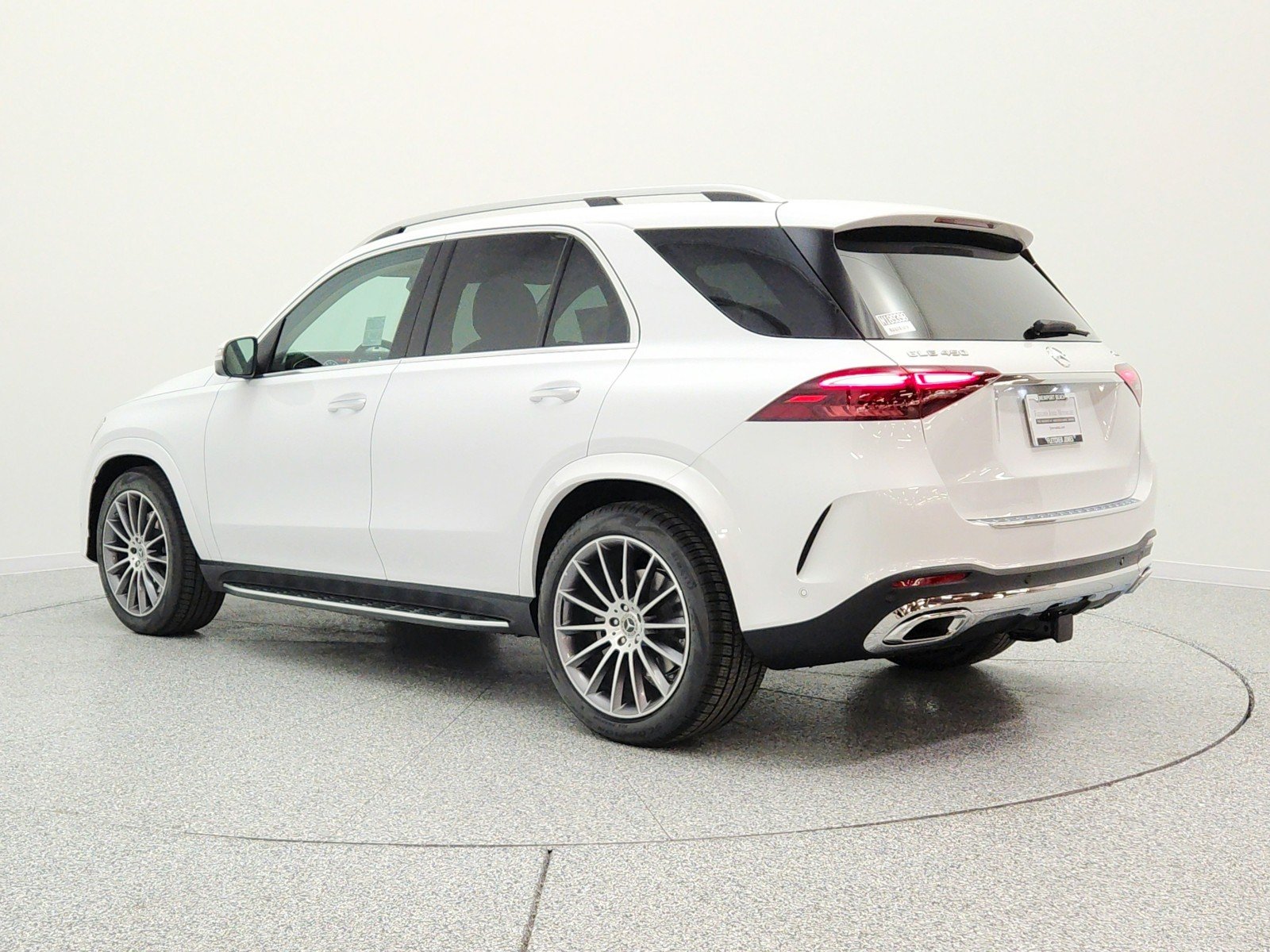 New 2026 MANUFAKTUR Moonlight White Metallic Mercedes-Benz GLE 450 4MATIC® SUV image 7