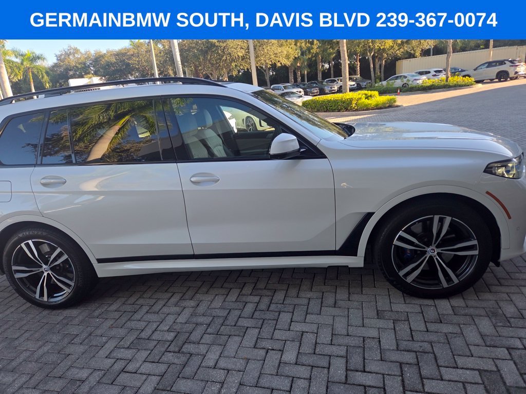 Used 2022 White Metallic BMW M50i image 31