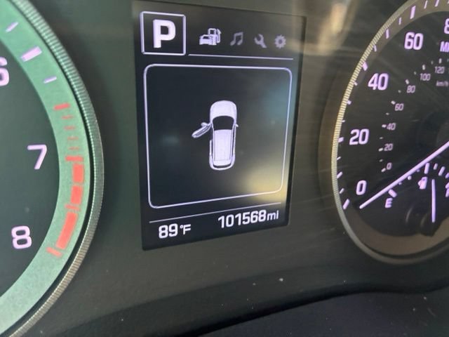 Used 2018 White Hyundai SE image 10