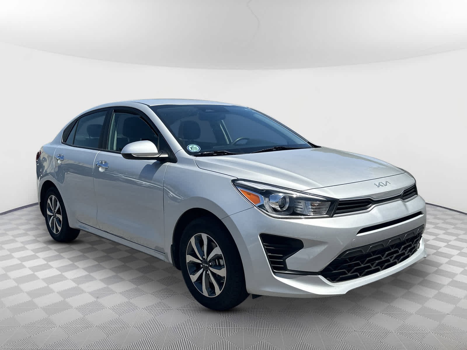 2023 Kia Rio S iVT's photo
