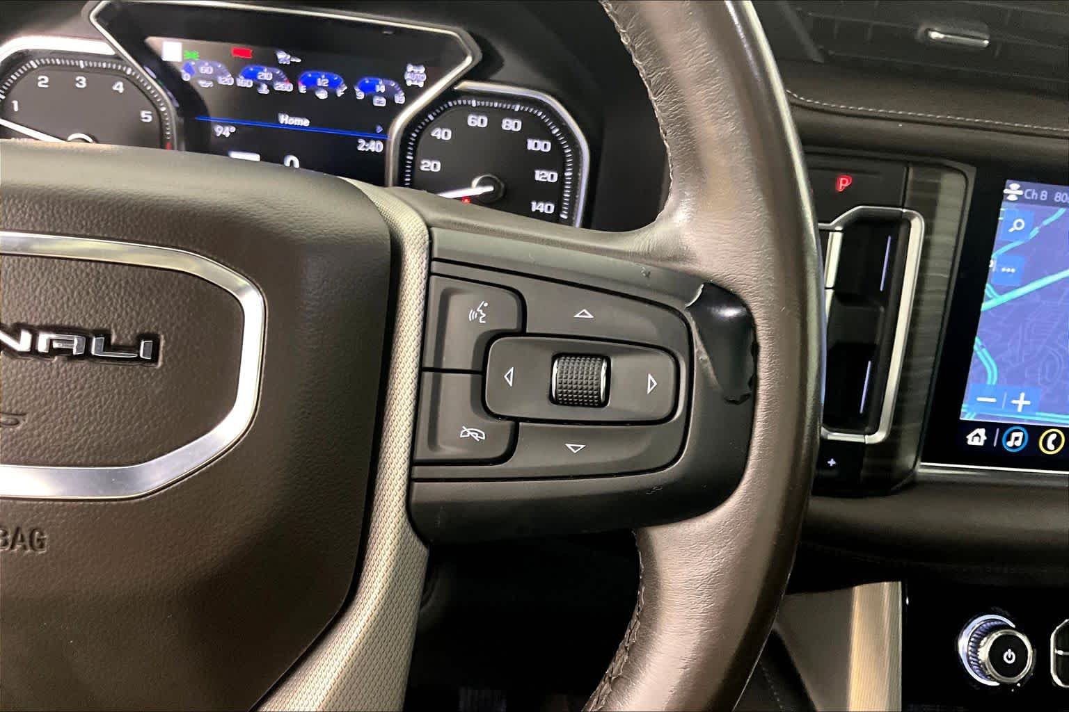 Used 2021 WHITE FROST TRICOAT GMC Denali image 24