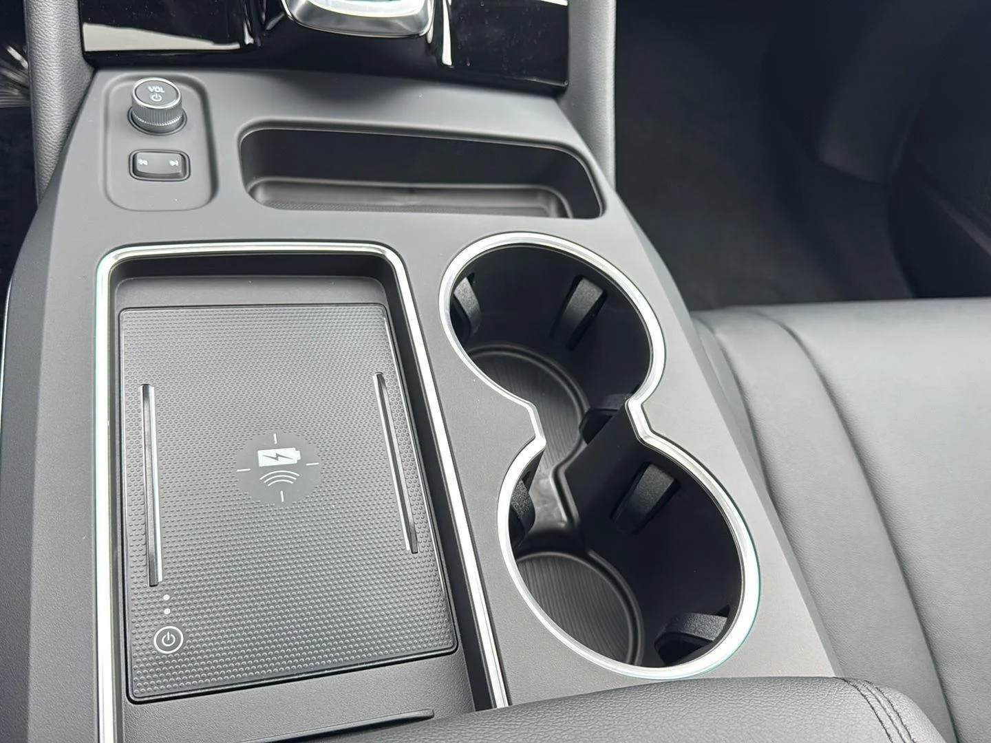 New 2026 Solar Silver Metallic Acura SH-AWD image 35