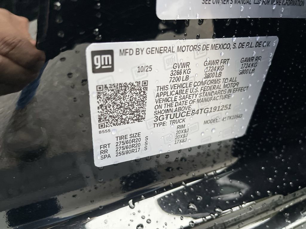 New 2026 Onyx Black GMC Elevation image 35
