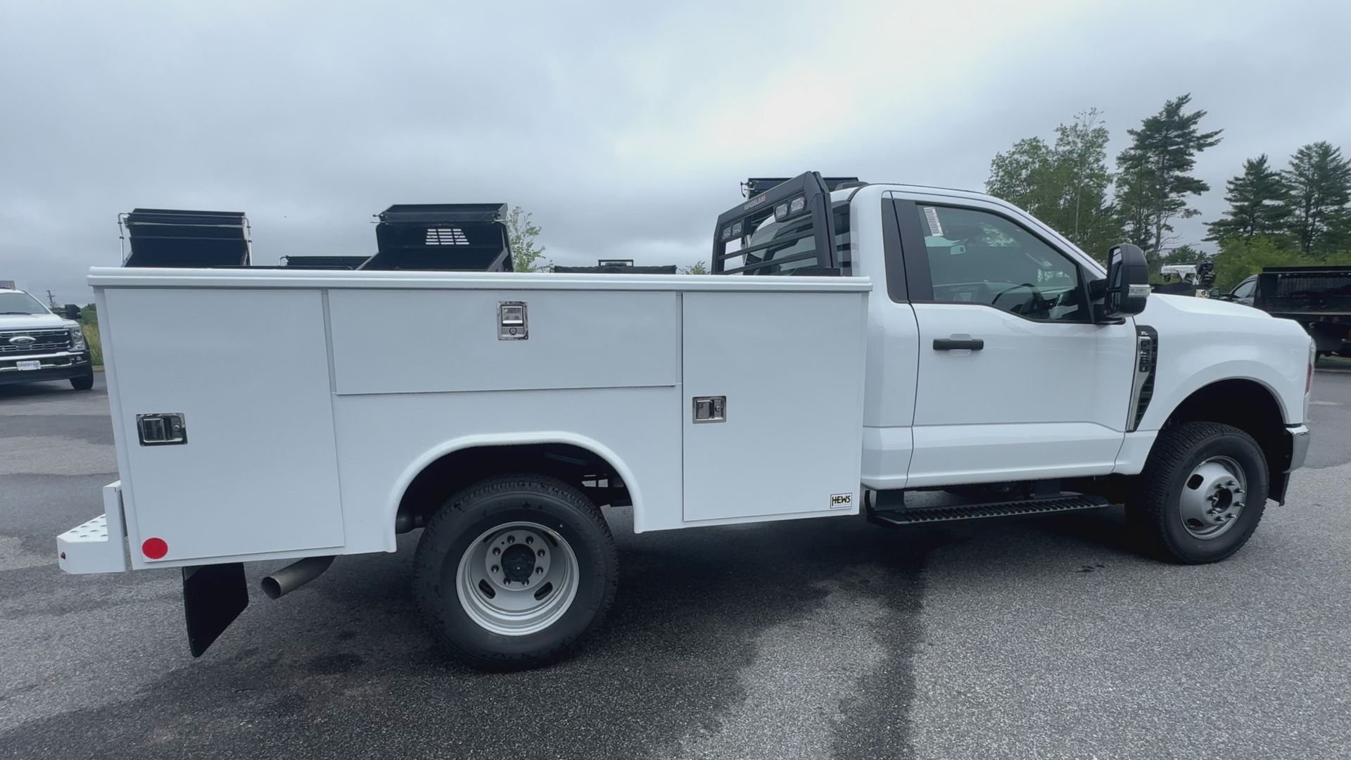 2025 Ford F-350 Super Duty Chassis Cab XL - Photo 14