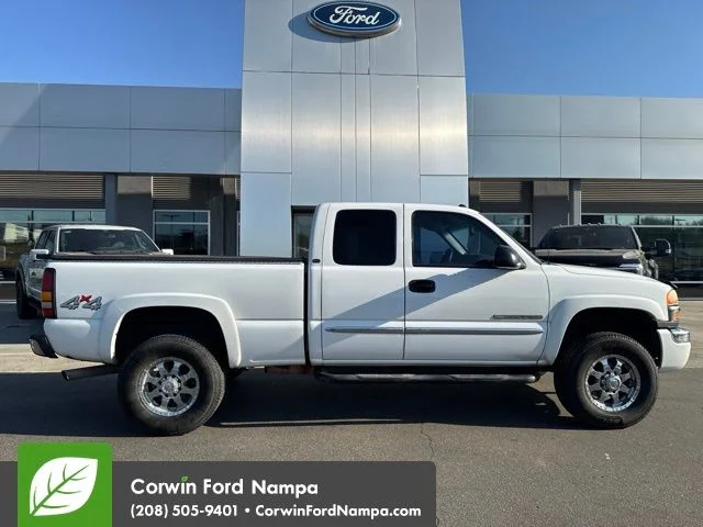 Used 2004 White GMC SLT image 7