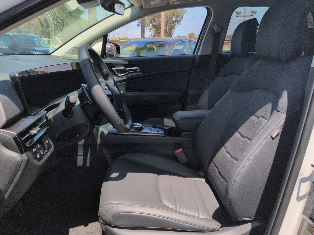 New 2026 Snow White Pearl Kia SX Prestige image 20