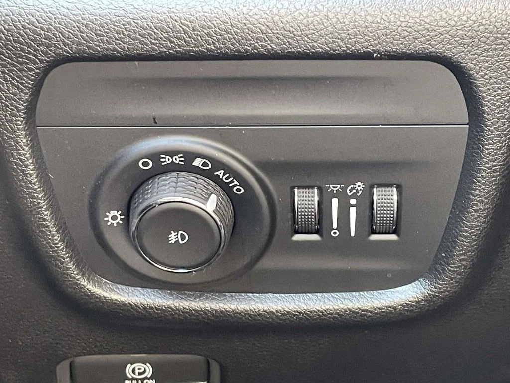 Used 2023 White Jeep Limited image 26
