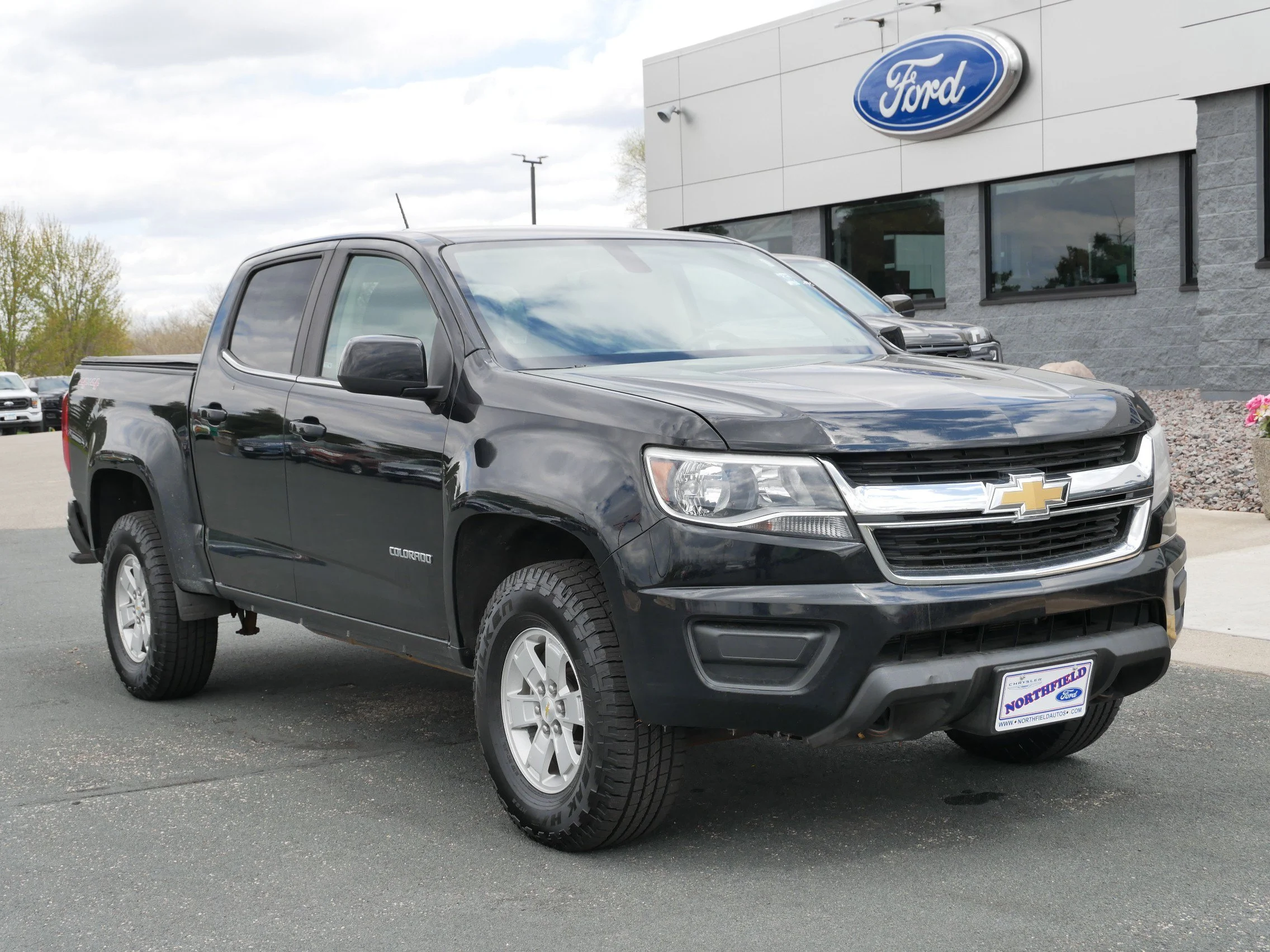 Used 2020 Chevrolet Colorado Work Truck with VIN 1GCGTBEN4L1224246 for sale in Northfield, Minnesota