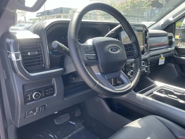 2025 Ford F-350 Super Duty Lariat - Photo 14