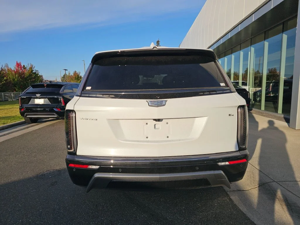 2027 Cadillac VISTIQ Sport - Photo 6