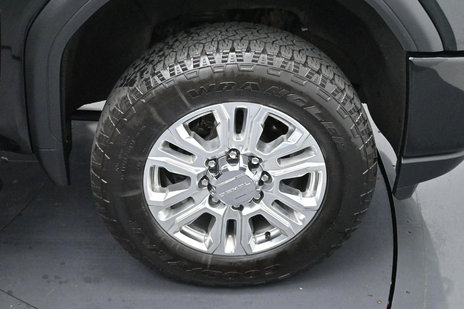 Used 2020 Onyx Black GMC Denali image 37