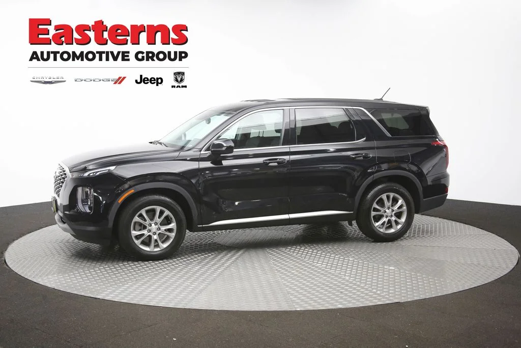 Used 2022 Black Hyundai SE image 60