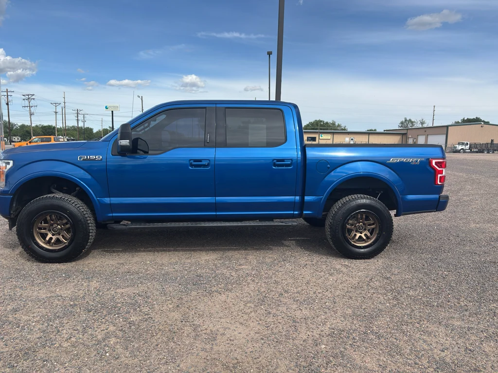 Used 2018 Lightning Blue Ford XLT image 8