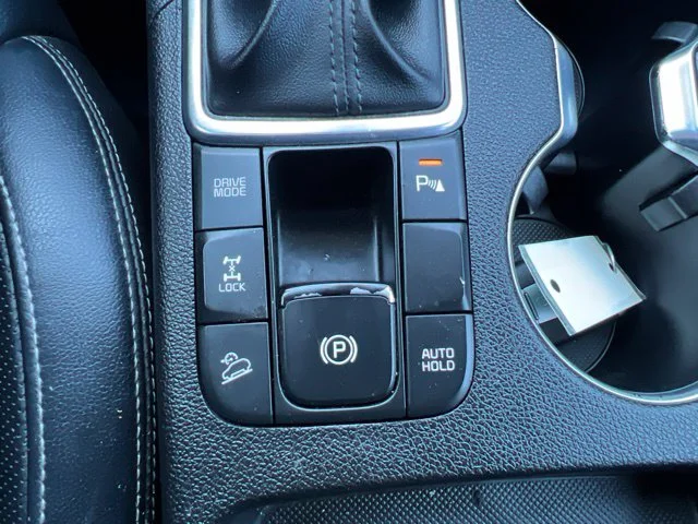 Used 2021 White Kia EX image 21