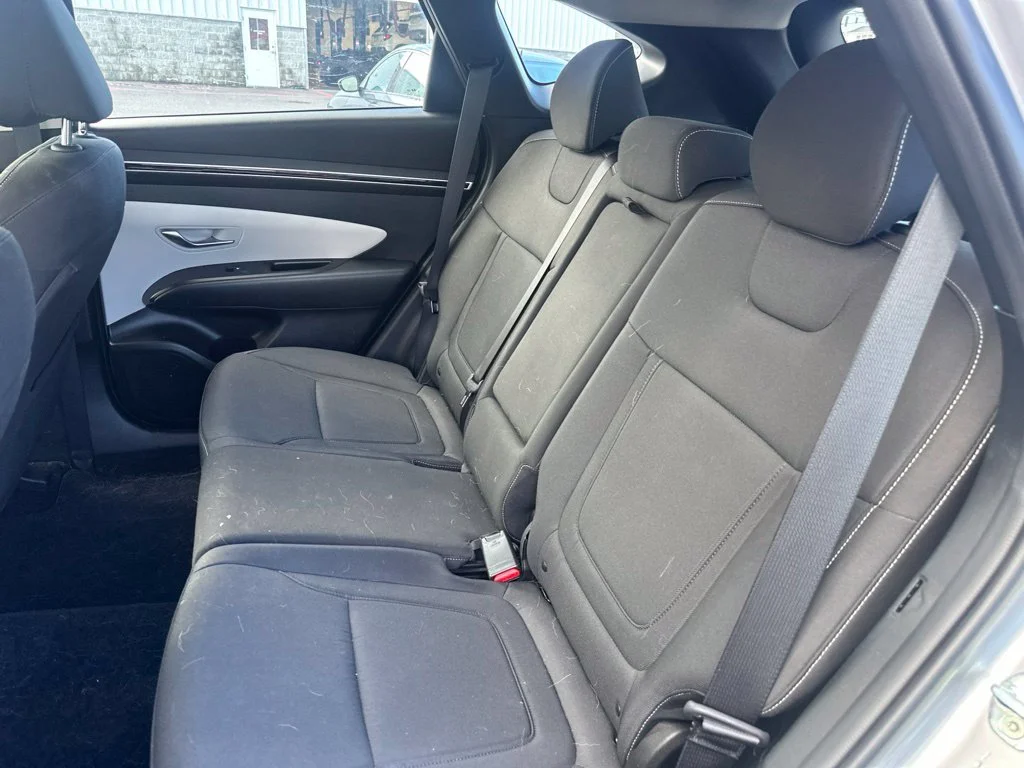 Used 2022 Shimmering Silver Hyundai SE image 14