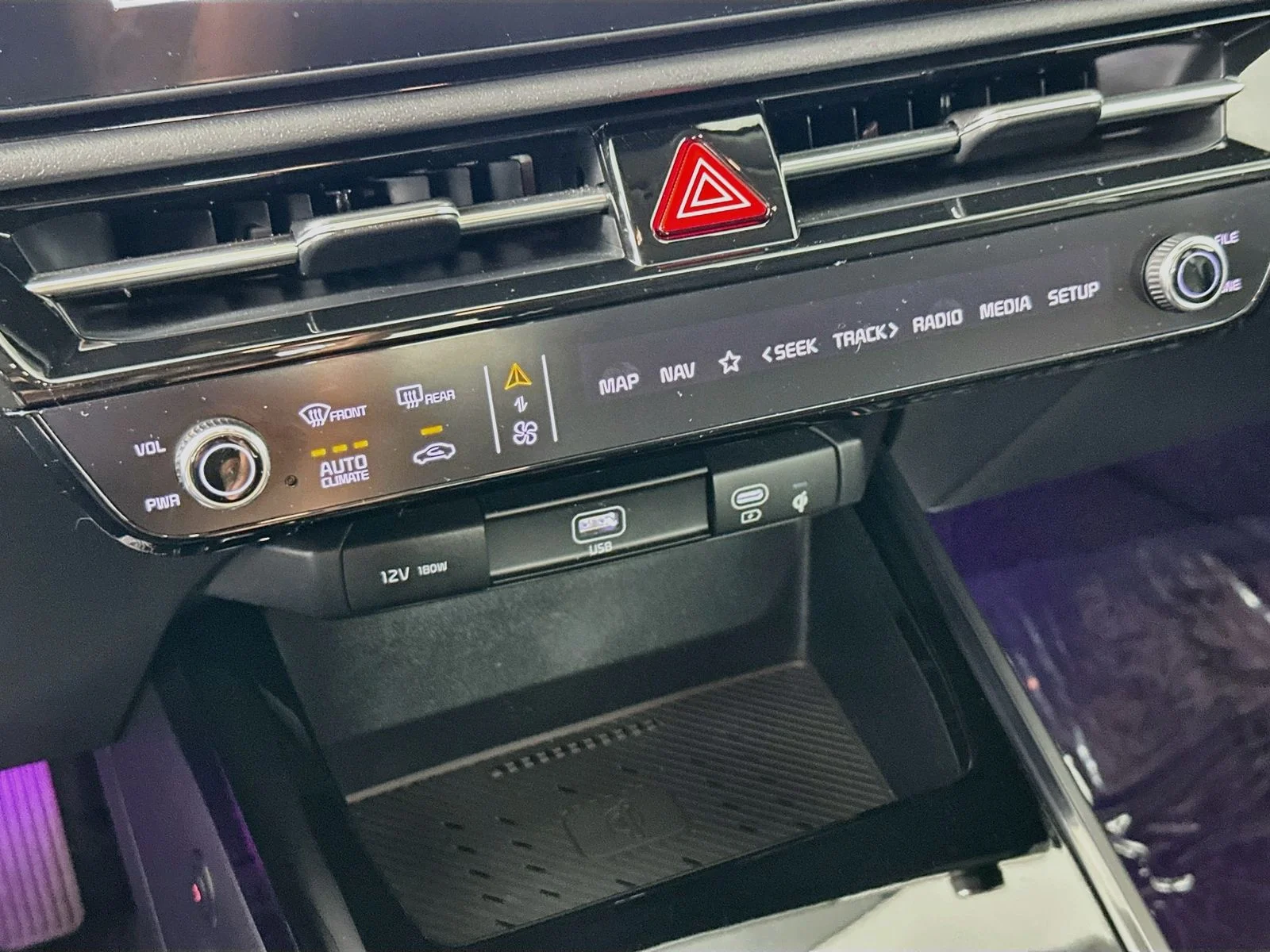 Used 2025 Snow White Pearl Kia EX image 16