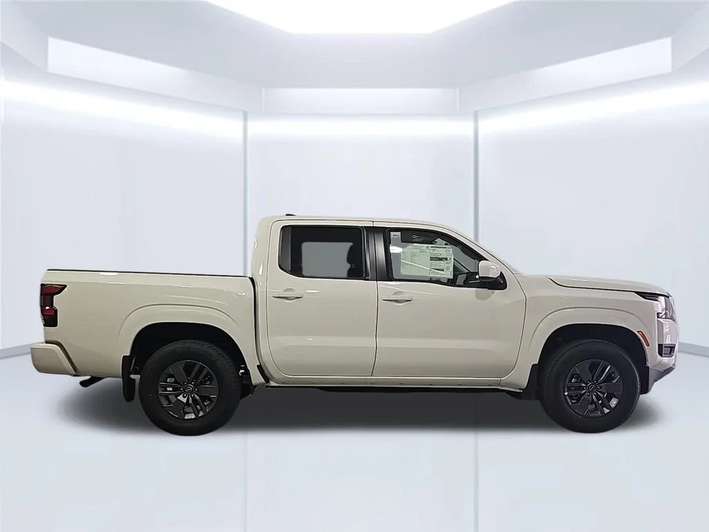 New 2026 Glacier White Nissan Crew Cab SV image 7