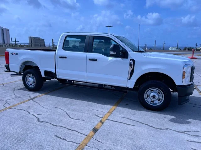 New 2026 OXFORD WHITE Ford XL Crew Cab image 7