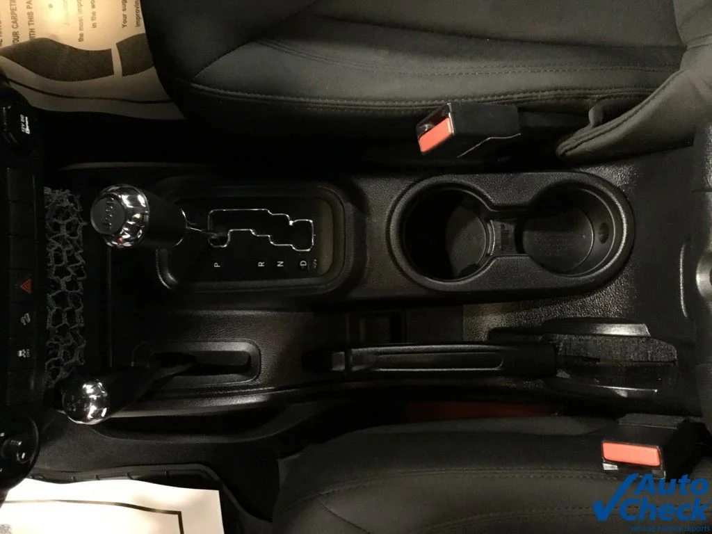 Used 2015 Orange Jeep Unlimited Sport image 51