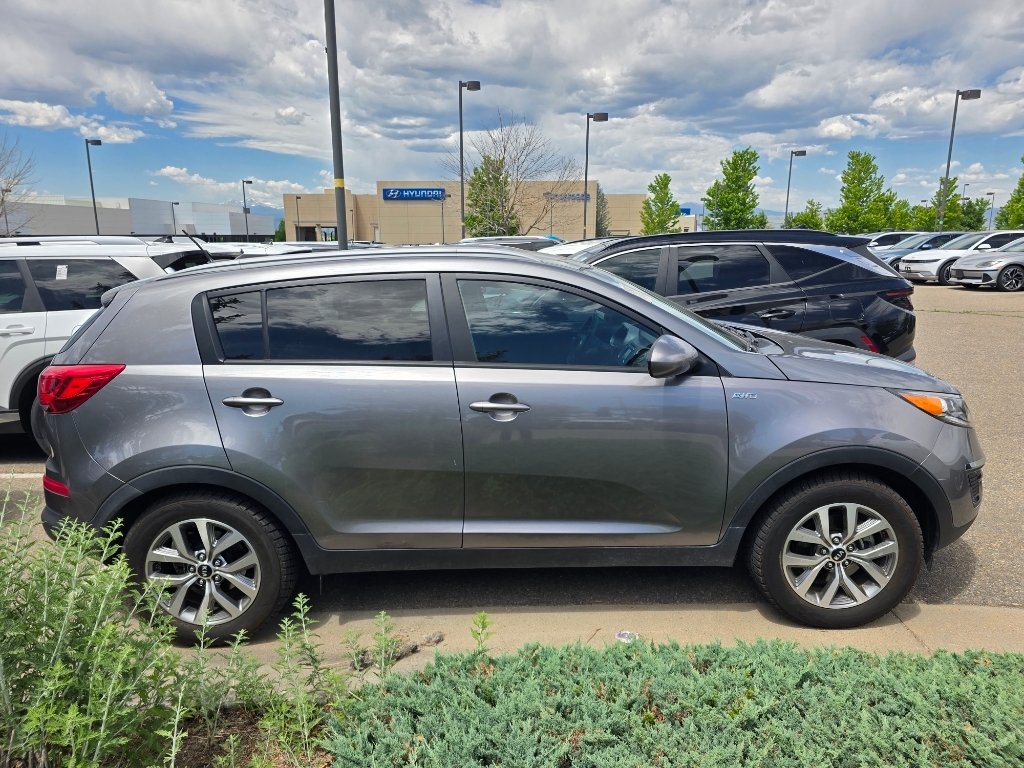 Used 2016 Mineral Silver Kia LX image 12