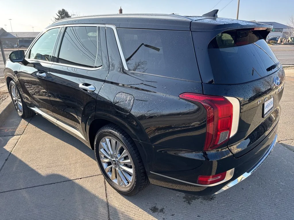 Used 2020 Black Hyundai Limited image 5