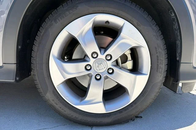 Used 2019 Modern Steel Metallic Honda LX image 5