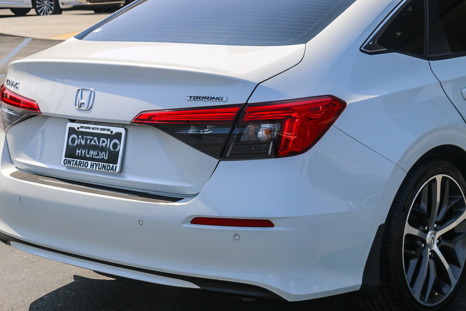 2022 Honda Civic Touring - Photo 9