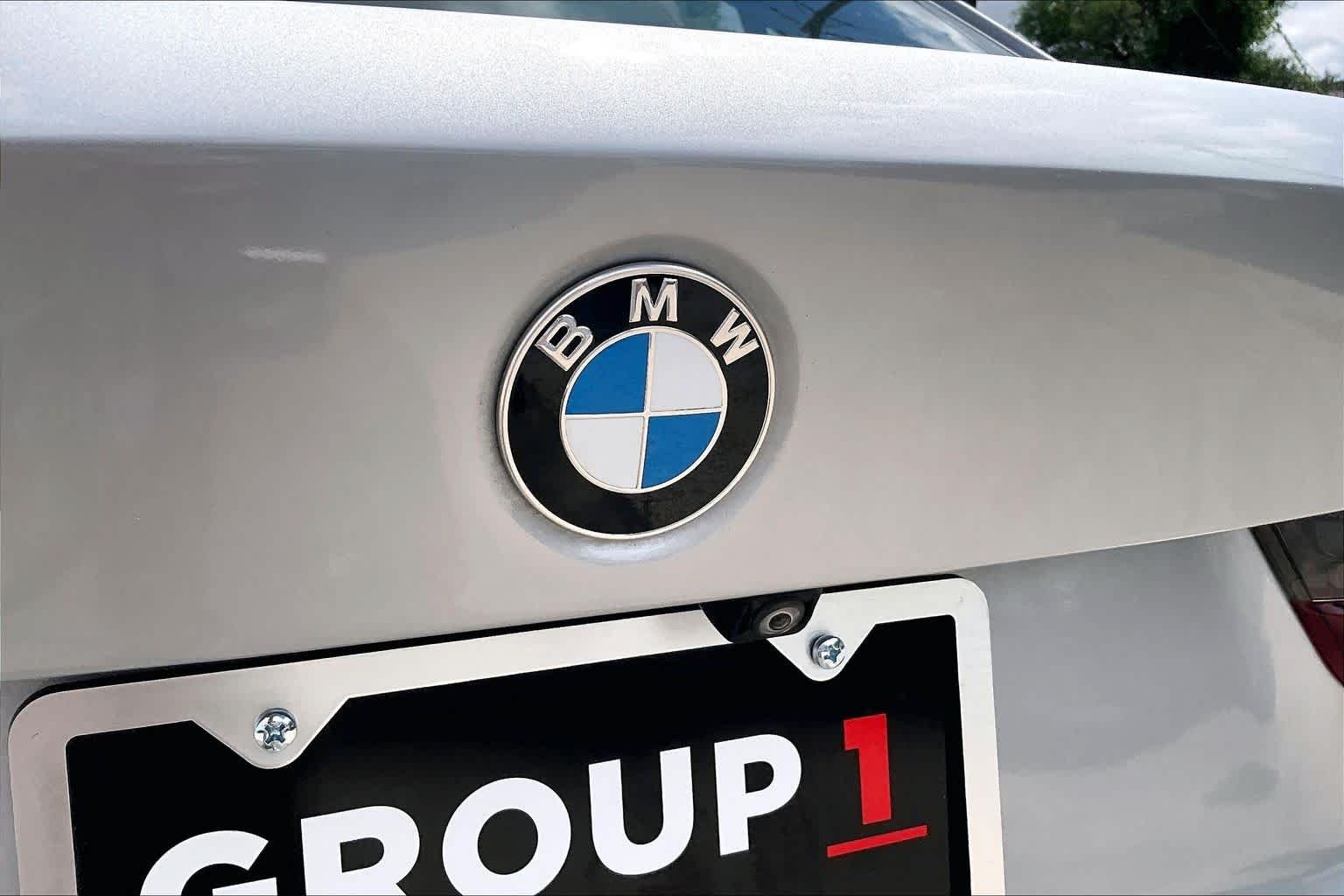 Used 2019 Glacier Silver Metallic BMW 330i image 30