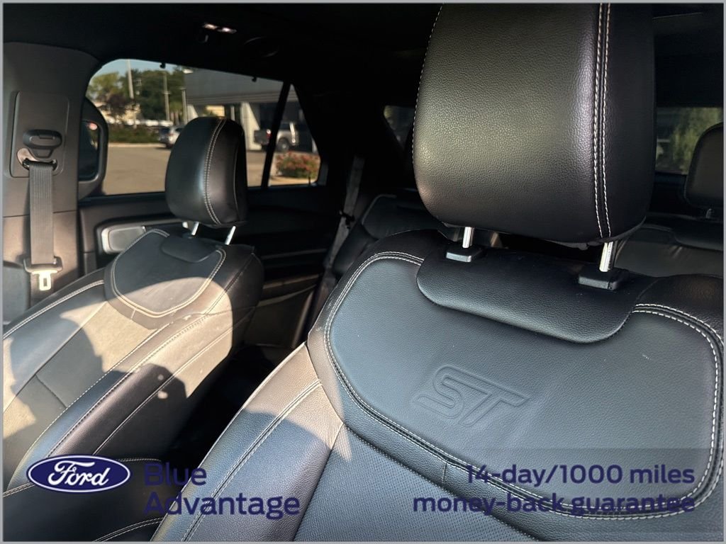Used 2022 White Ford ST image 3