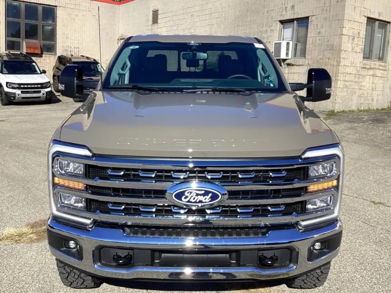 New 2027 Gray Ford Lariat image 3