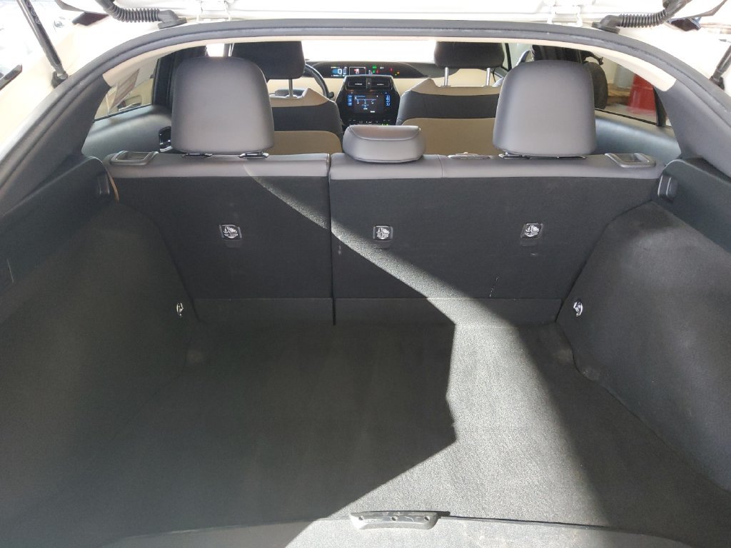 Used 2016 White Toyota Four image 29