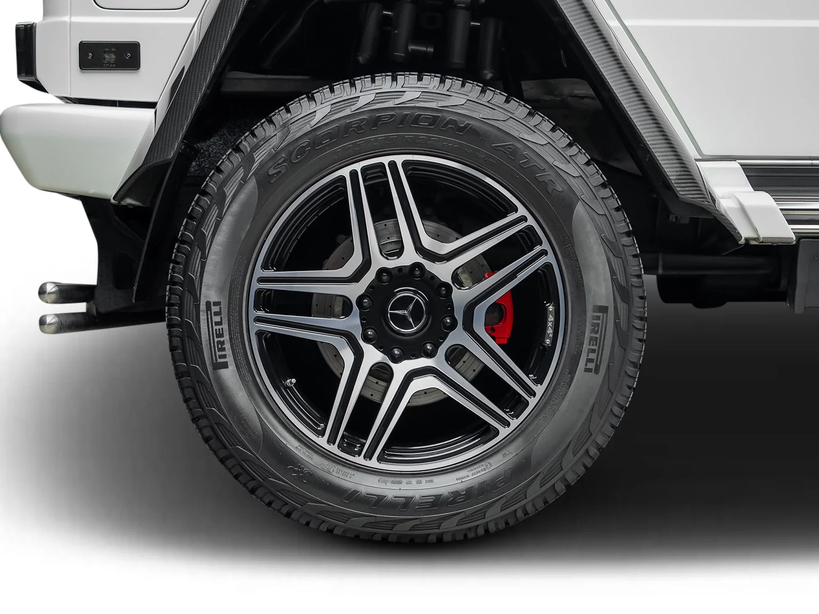Used 2017 White Mercedes-Benz G 550 Squared image 32