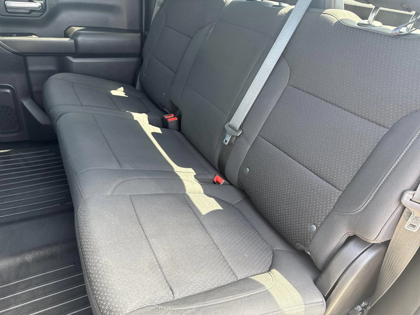 Used 2022 SILVER ICE METALLIC Chevrolet Custom image 31