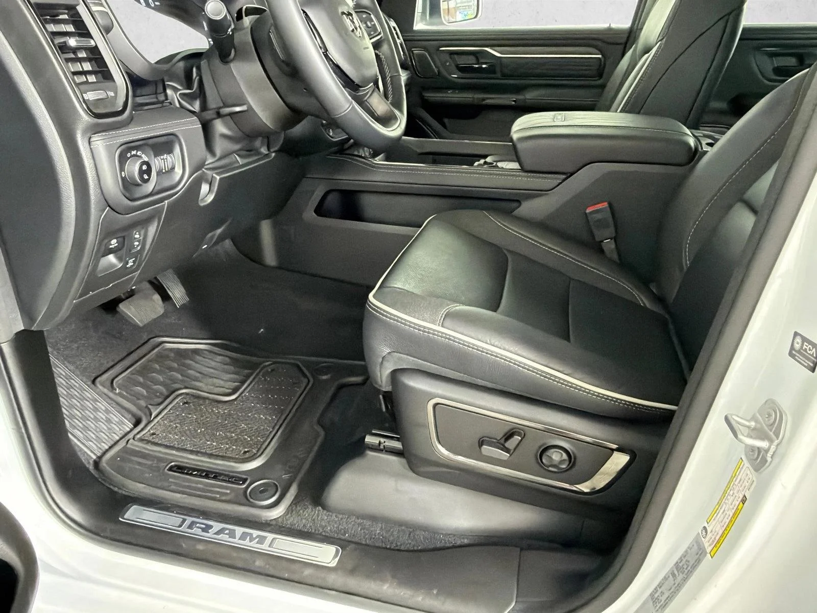 Used 2025 White Ram Limited image 11