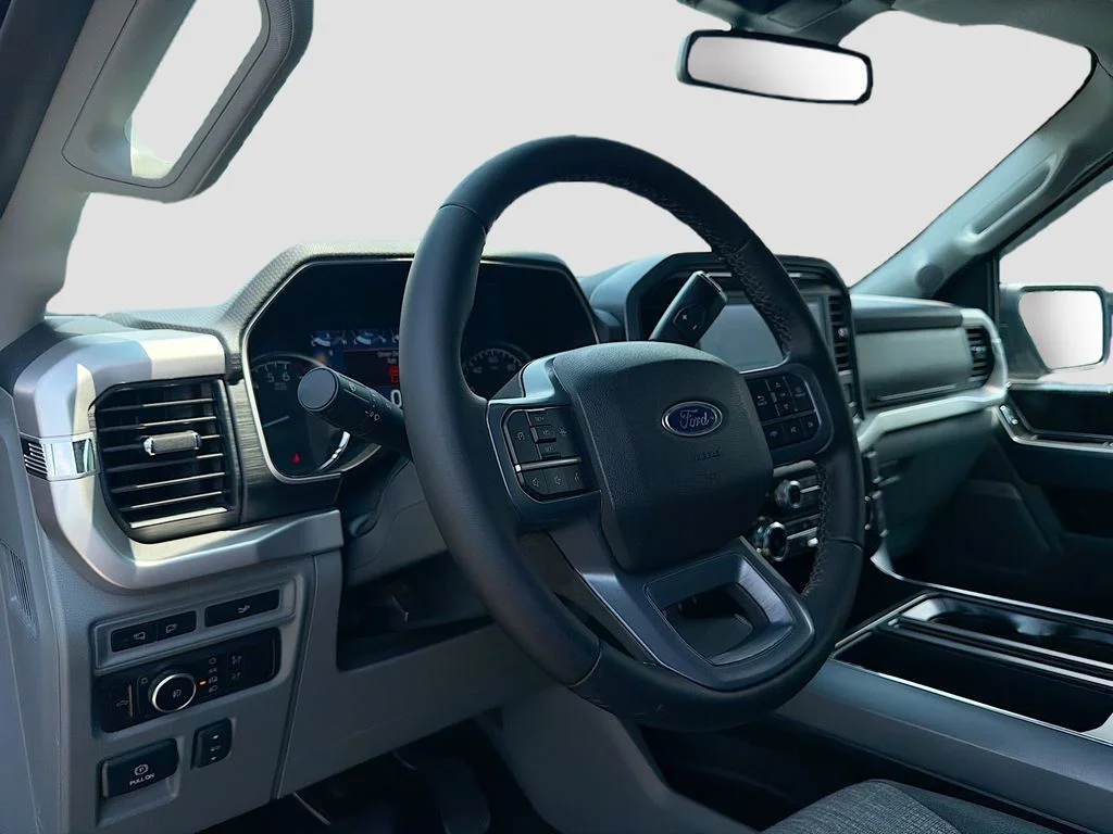 Used 2023 Blue Ford XLT image 9