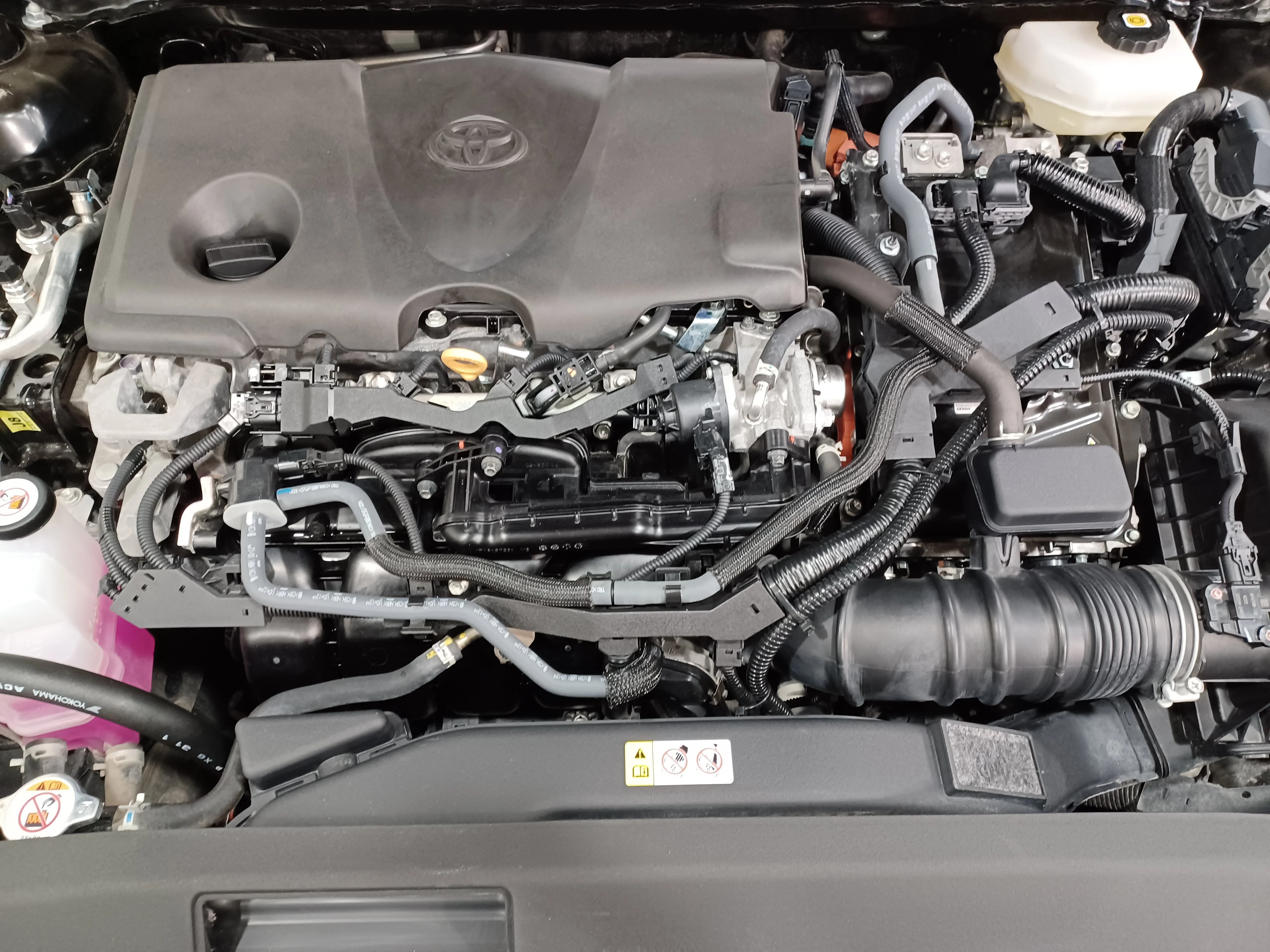 Certified Used 2025 Midnight Black Metallic Toyota SE Hybrid AWD*Great on Fuel! | Adaptive Cruise | Htd Leather | Sunroof | Htd Wheel | Lane Keeping image 6