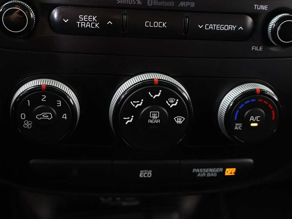Used 2015 Green Kia Base image 39